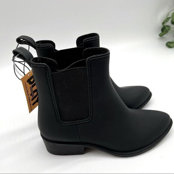 NWT Jeffrey Campbell PLAY Black Matte Rubber Ankle Boots Size 7 - Picture 3 of 10